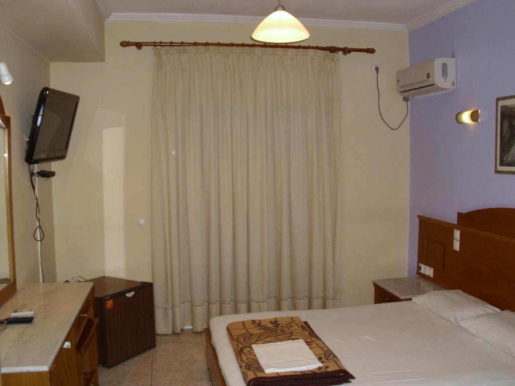 Hotel Cybele Pefki Атина Екстериор снимка