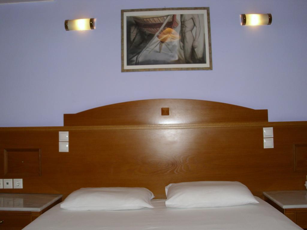 Hotel Cybele Pefki Атина Екстериор снимка