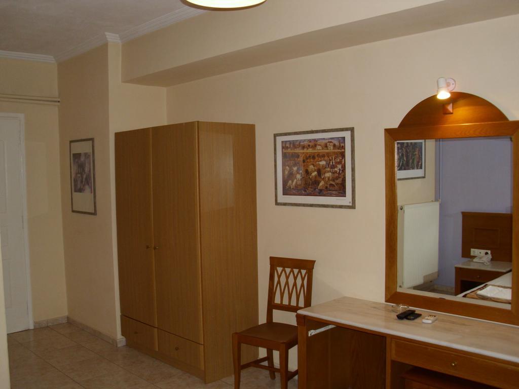 Hotel Cybele Pefki Атина Екстериор снимка