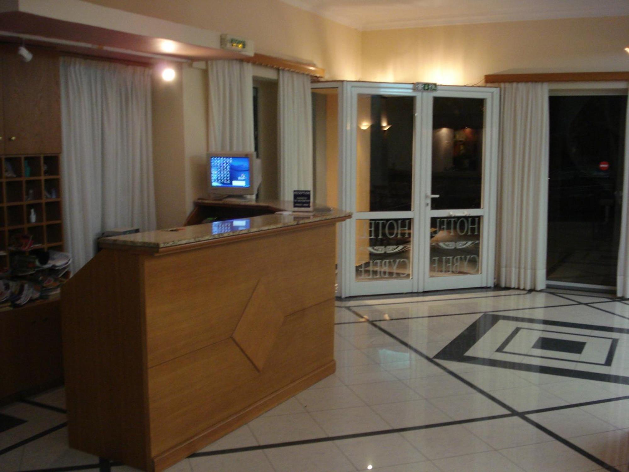 Hotel Cybele Pefki Атина Екстериор снимка