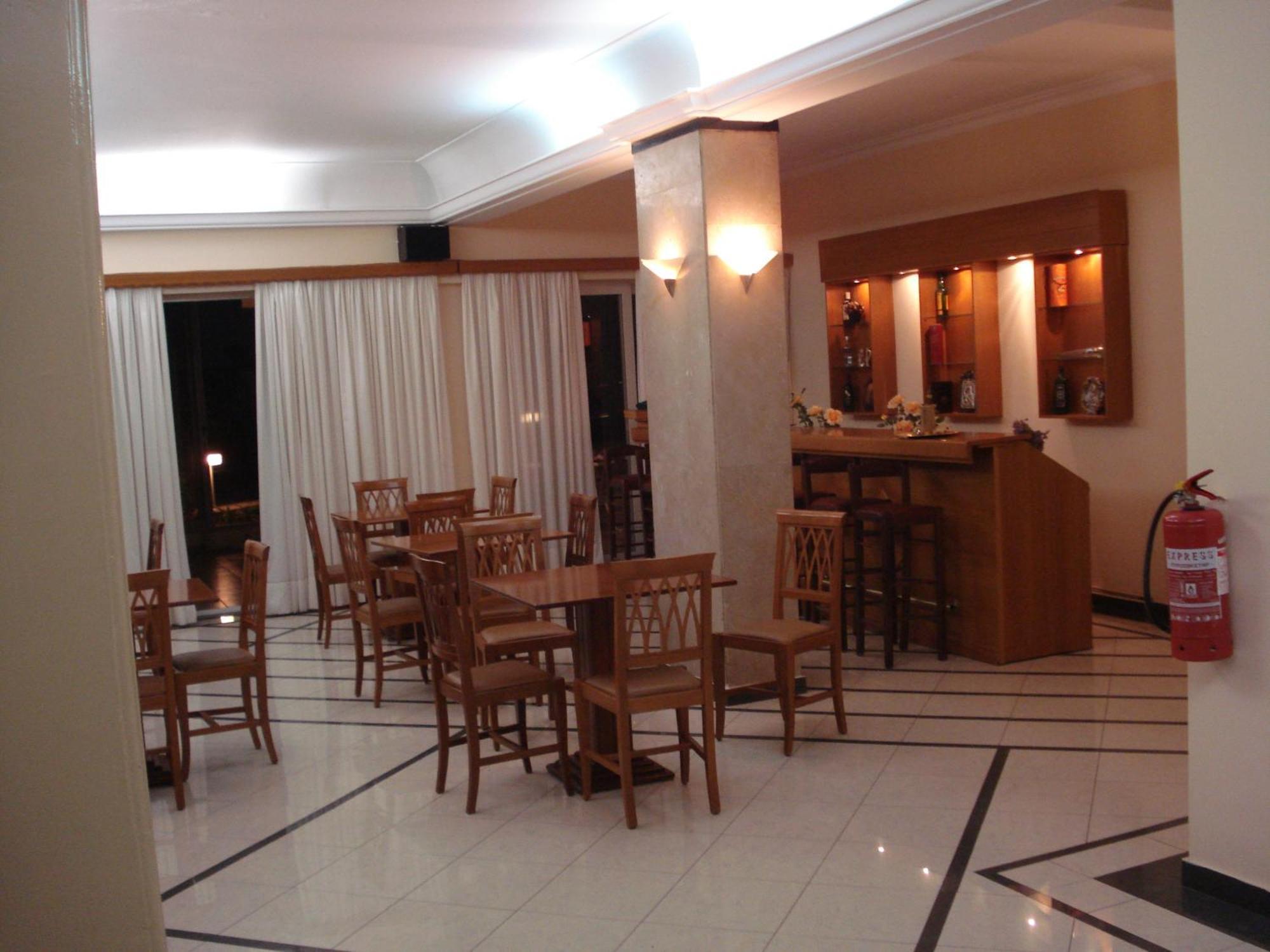 Hotel Cybele Pefki Атина Екстериор снимка