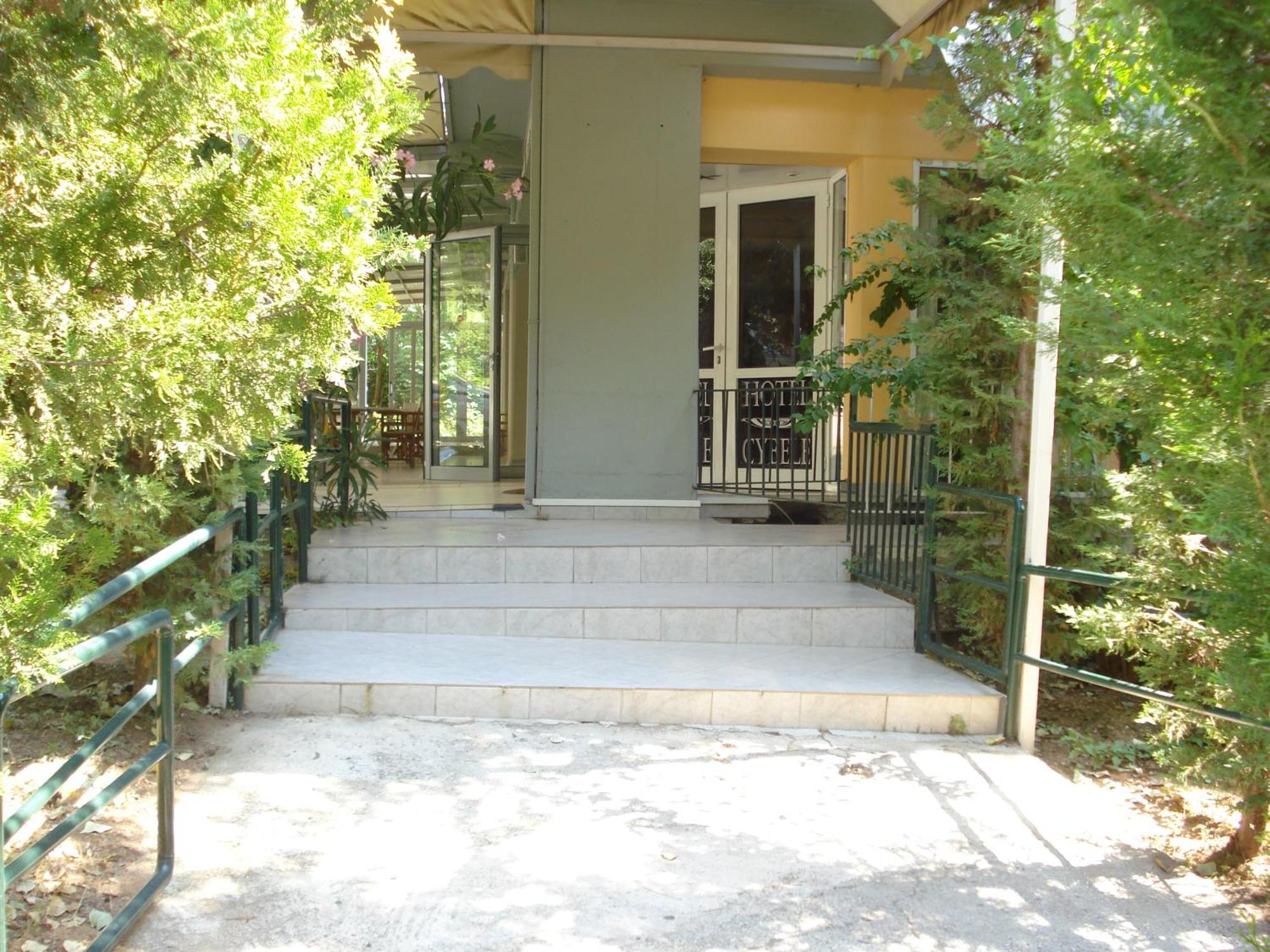 Hotel Cybele Pefki Атина Екстериор снимка