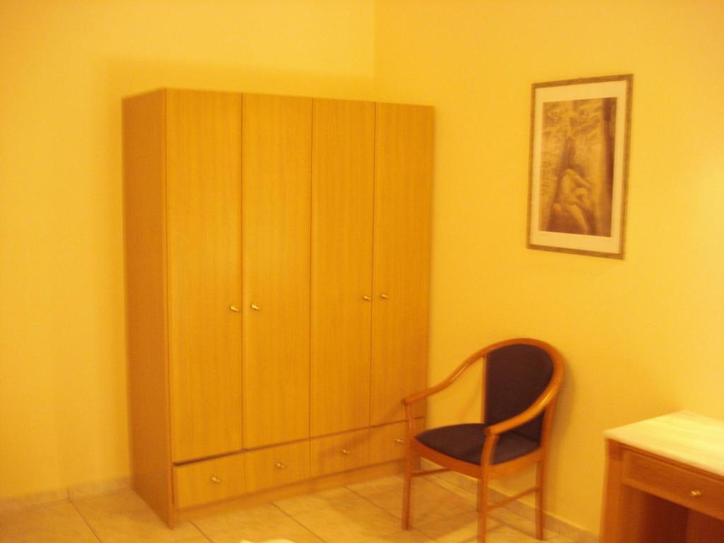 Hotel Cybele Pefki Атина Стая снимка