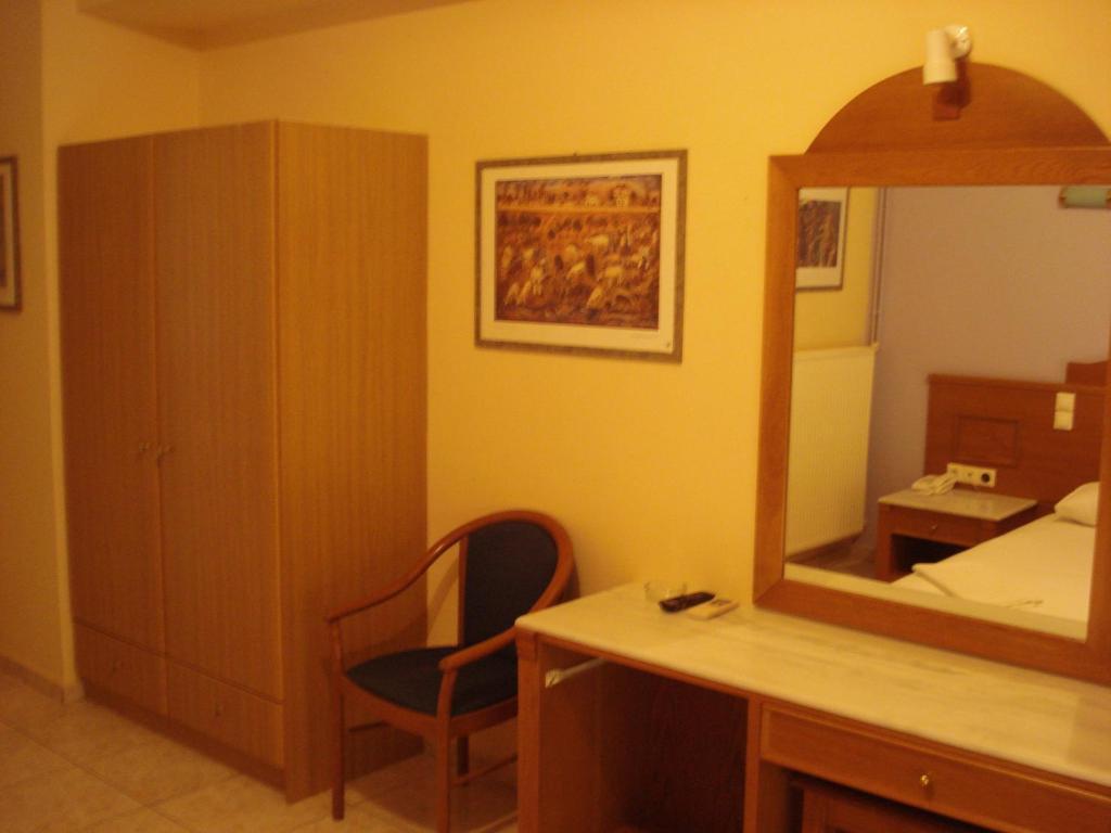Hotel Cybele Pefki Атина Стая снимка