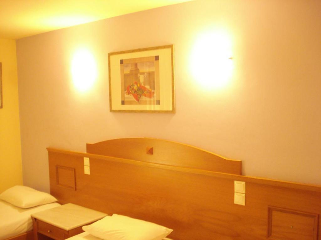 Hotel Cybele Pefki Атина Стая снимка