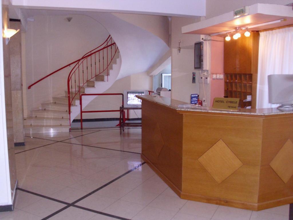 Hotel Cybele Pefki Атина Екстериор снимка
