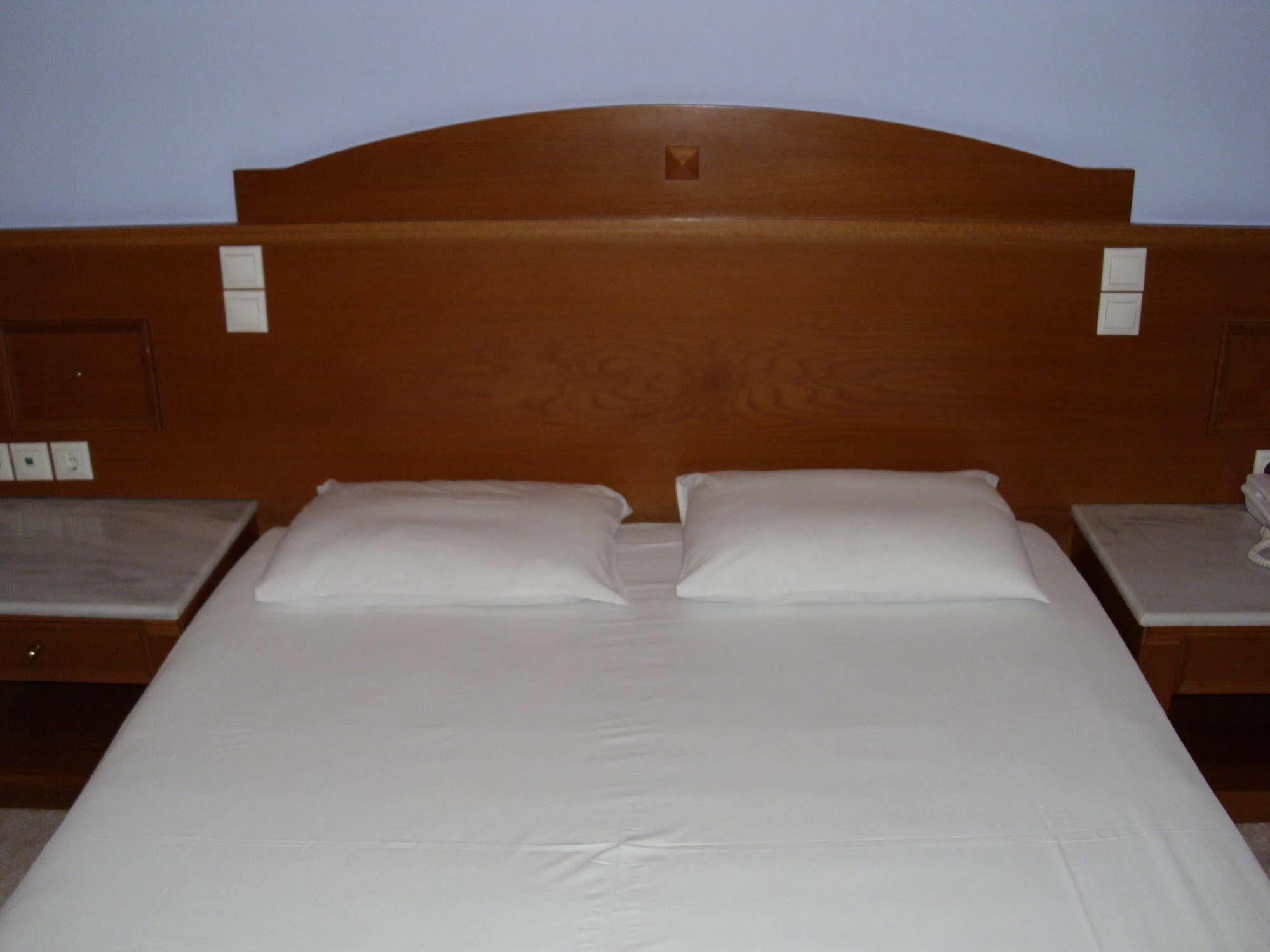 Hotel Cybele Pefki Атина Екстериор снимка